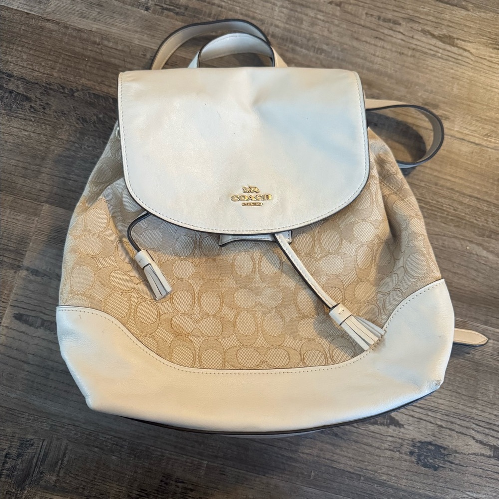 Coach Women's Backpack in Cream and Tan